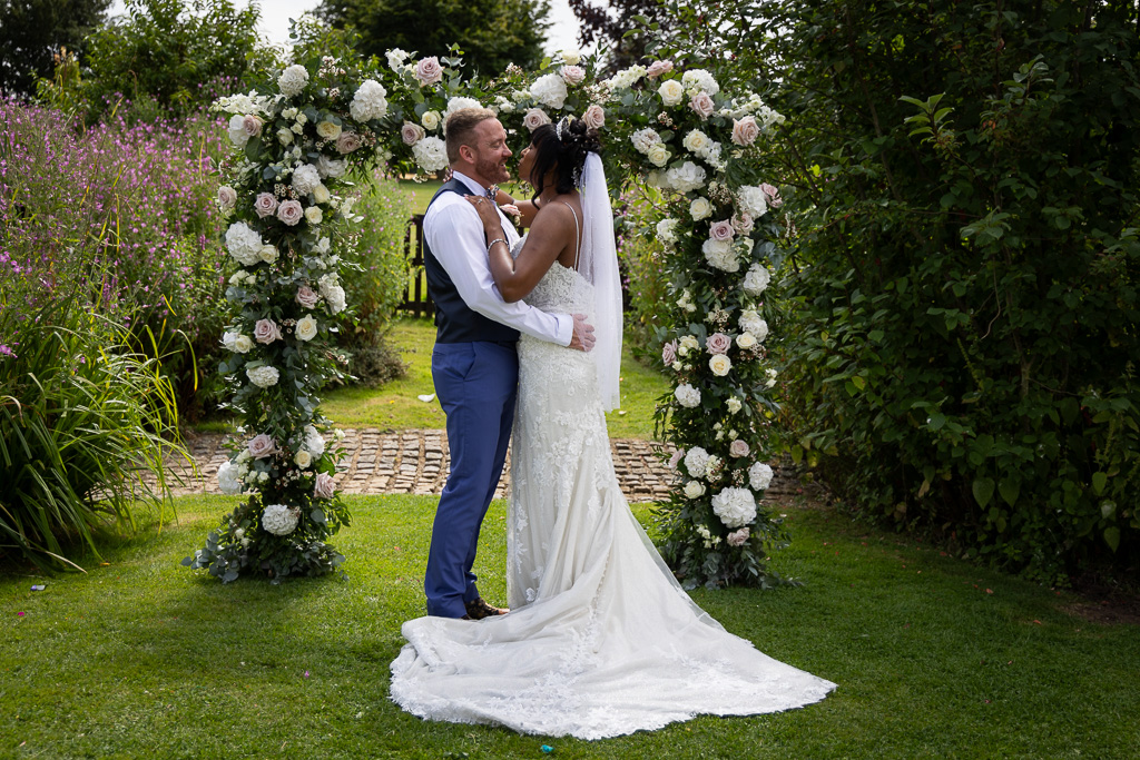 Mr & Mrs Hamilton Mr & Mrs Hamilton