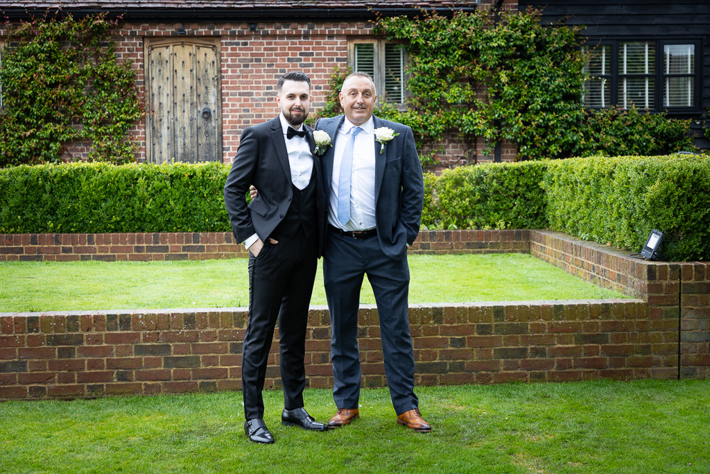 Mr & Mrs Thomas Mr & Mrs Thomas