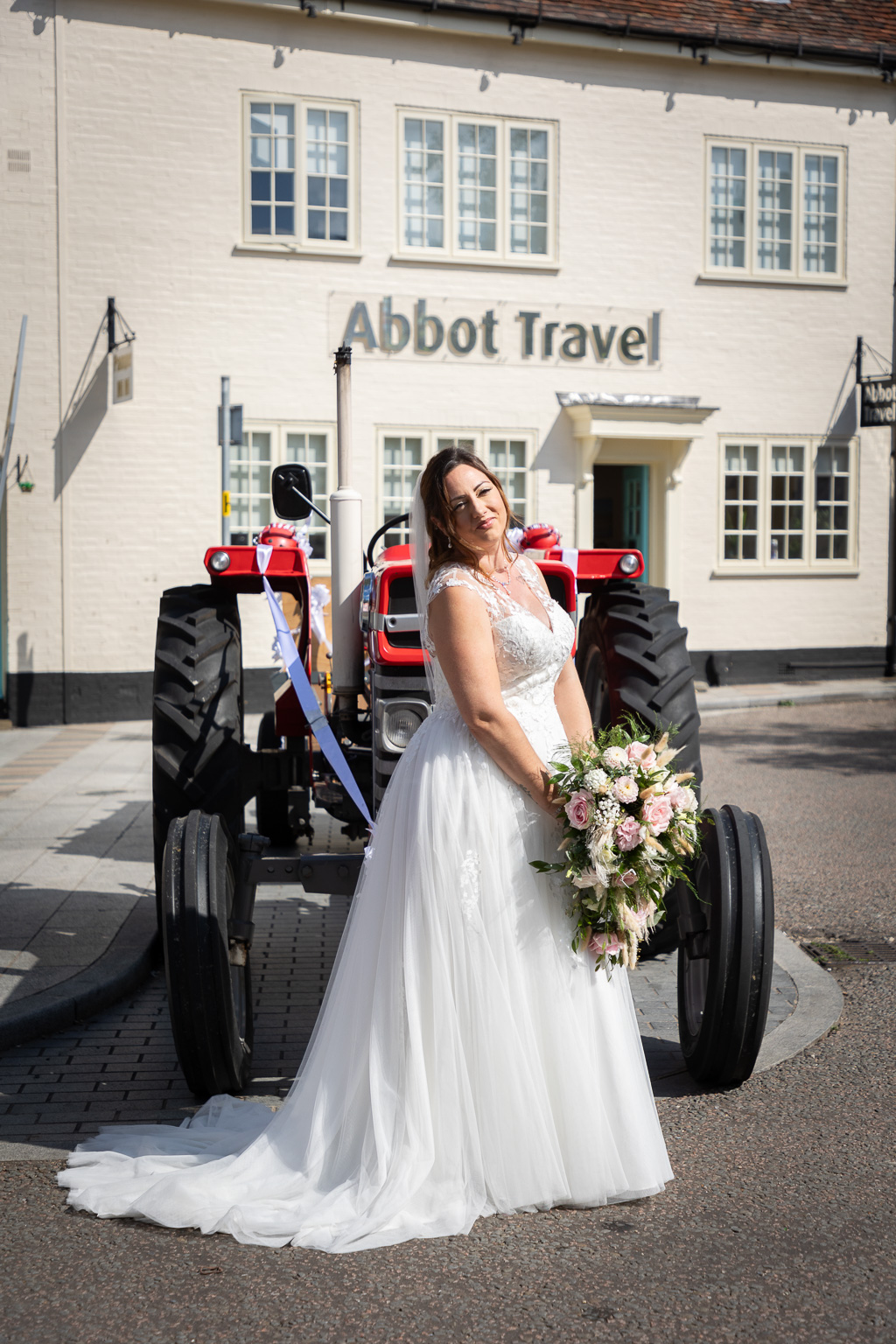 Mr & Mrs Wallis Mr & Mrs Wallis