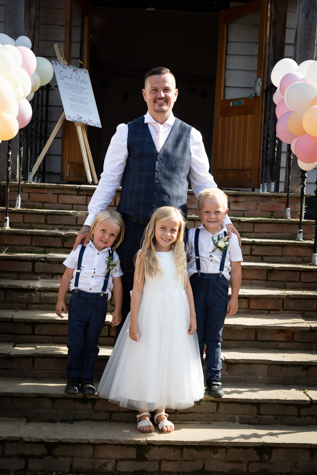 Mr & Mrs Wallis
