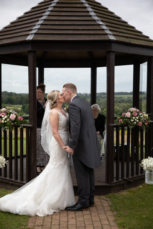 Mr & Mrs Wilson Mr & Mrs Wilson